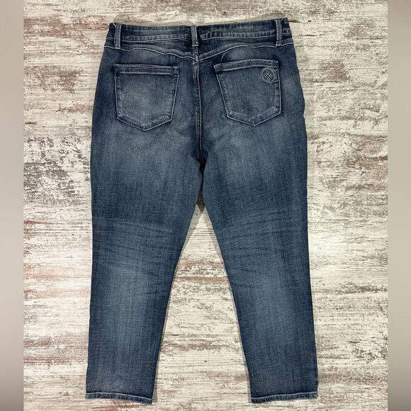 Women’s Lauren Felt Classic Weekender Crop distressed jeans size 12 - Picture 4 of 10